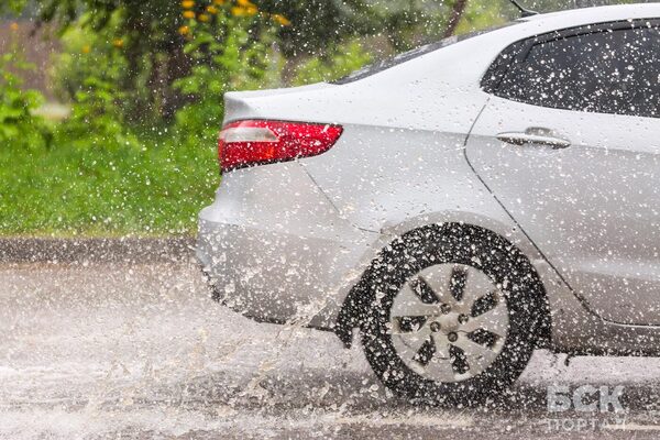 Можно ли «лихачить» в дождь. 7 правил вождения