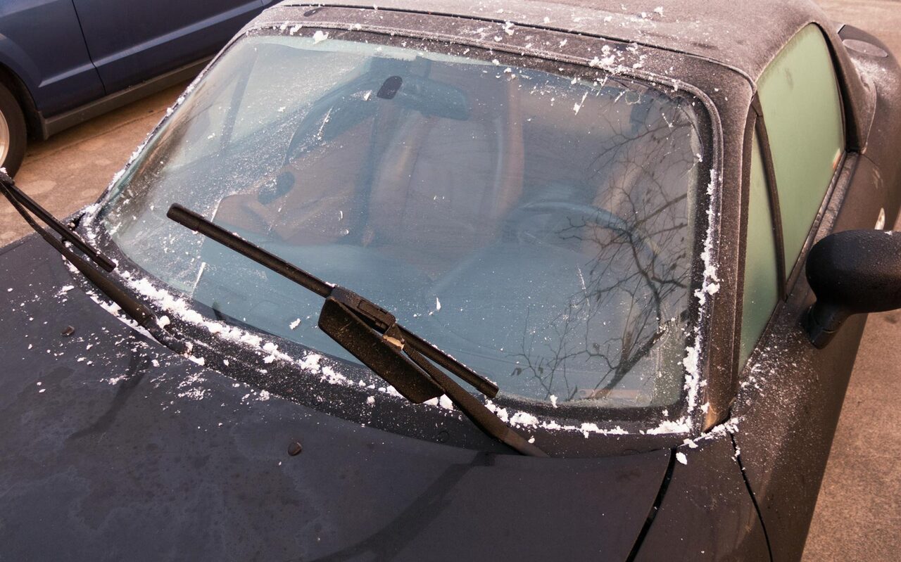 Скрипят дворники по лобовому стеклу: причины, как исправить