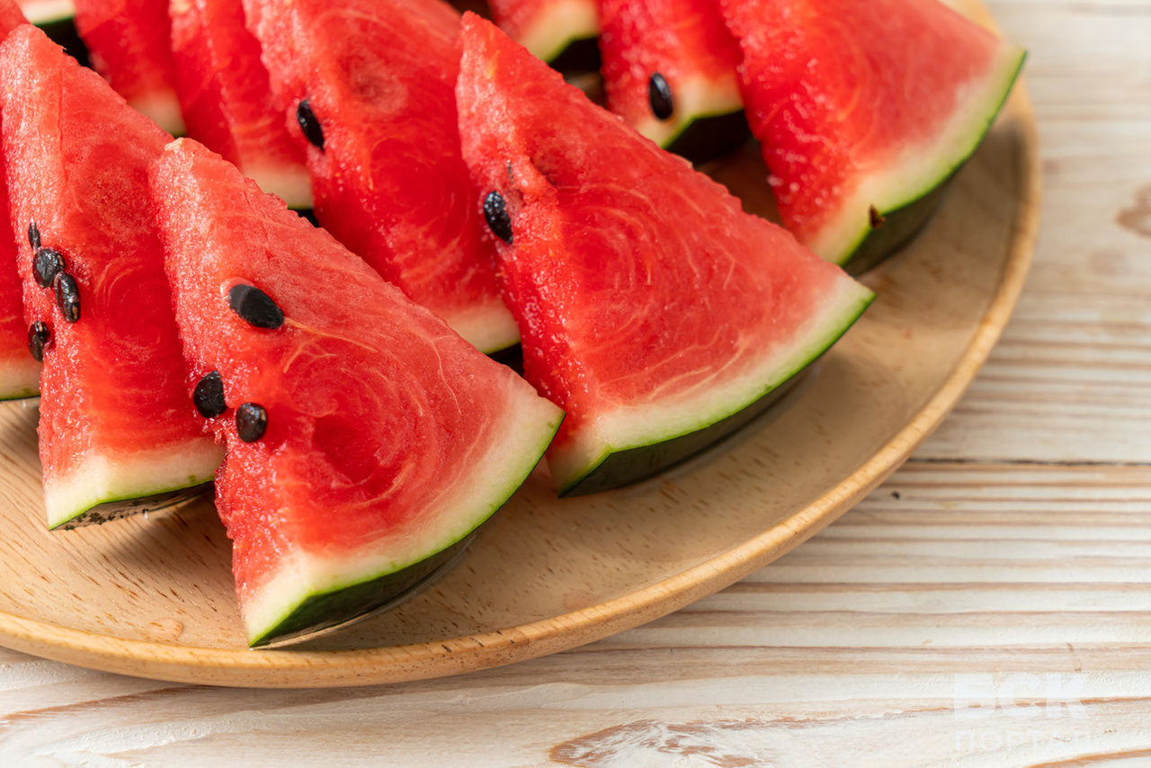 Польза арбуза и 3 способа нарезать арбуз
