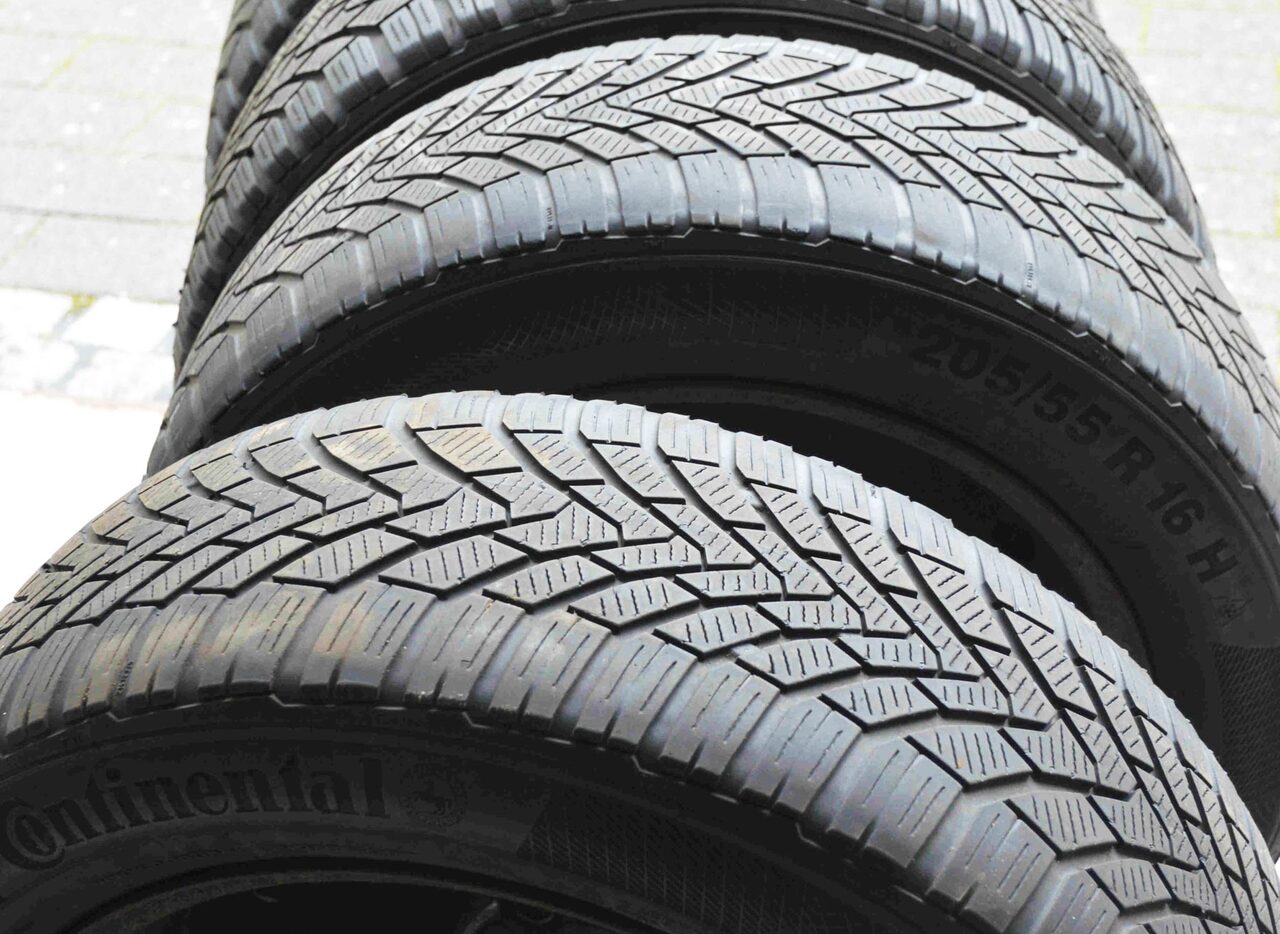 Стоит ли покупать б/у шины для авто, и как это правильно сделать?