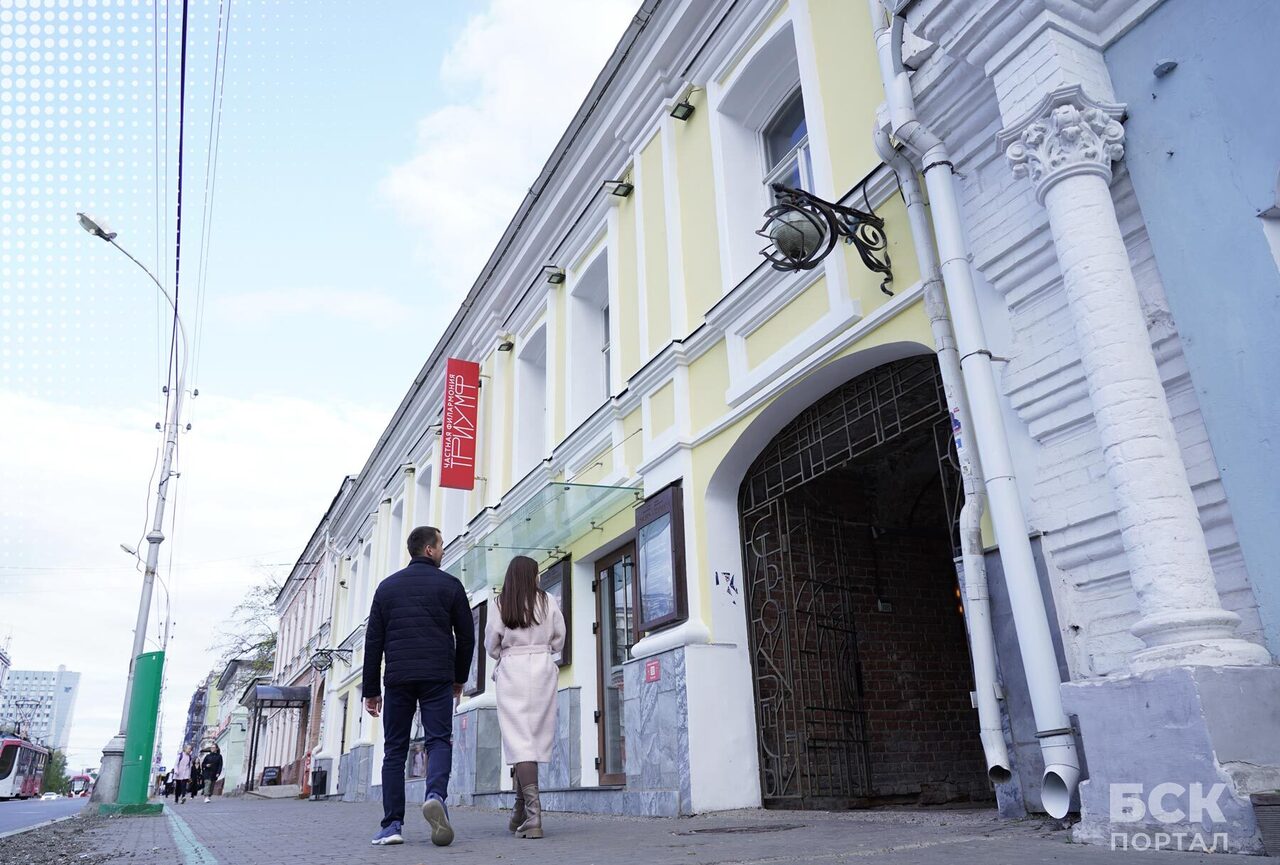 Из кинотеатра Триумф в Старокирпичный переулок