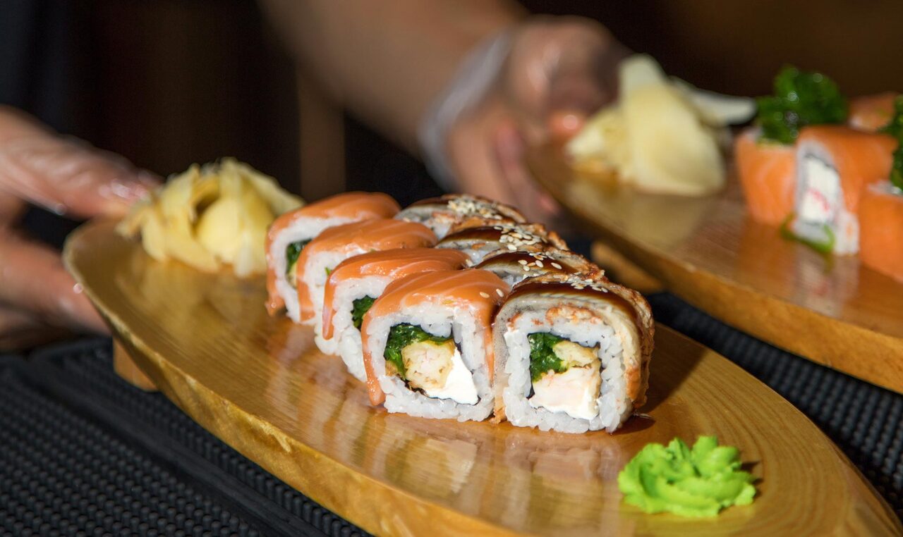 Роллы и суши: вкусно или опасно