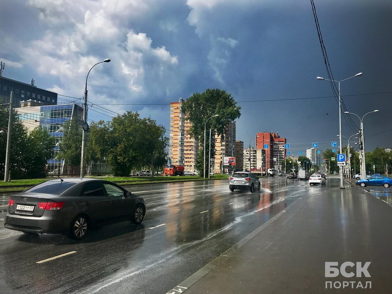 Смерч, летние снегопады и другие аномалии погоды. Как это было