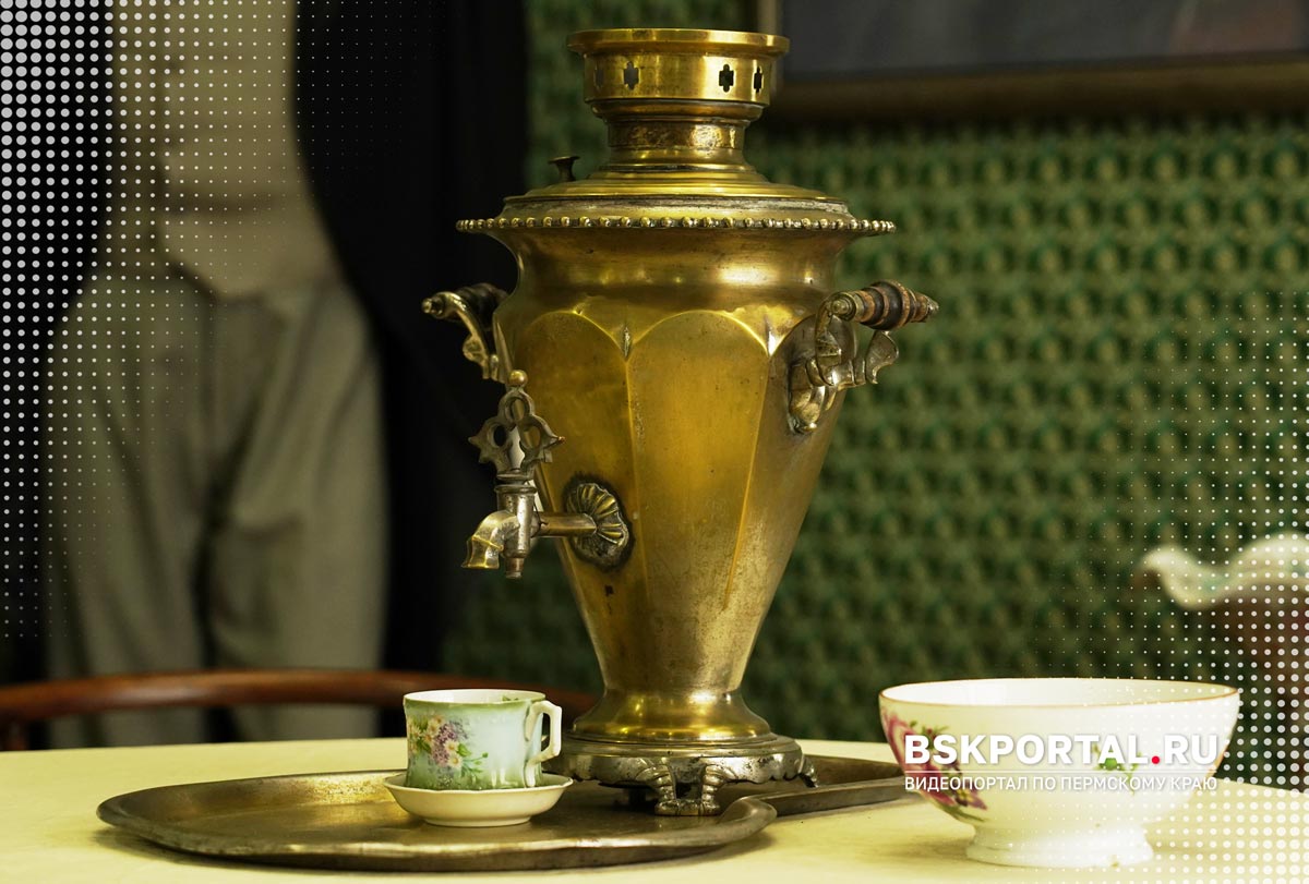 Старинный самовар в музее купечества Кунгур