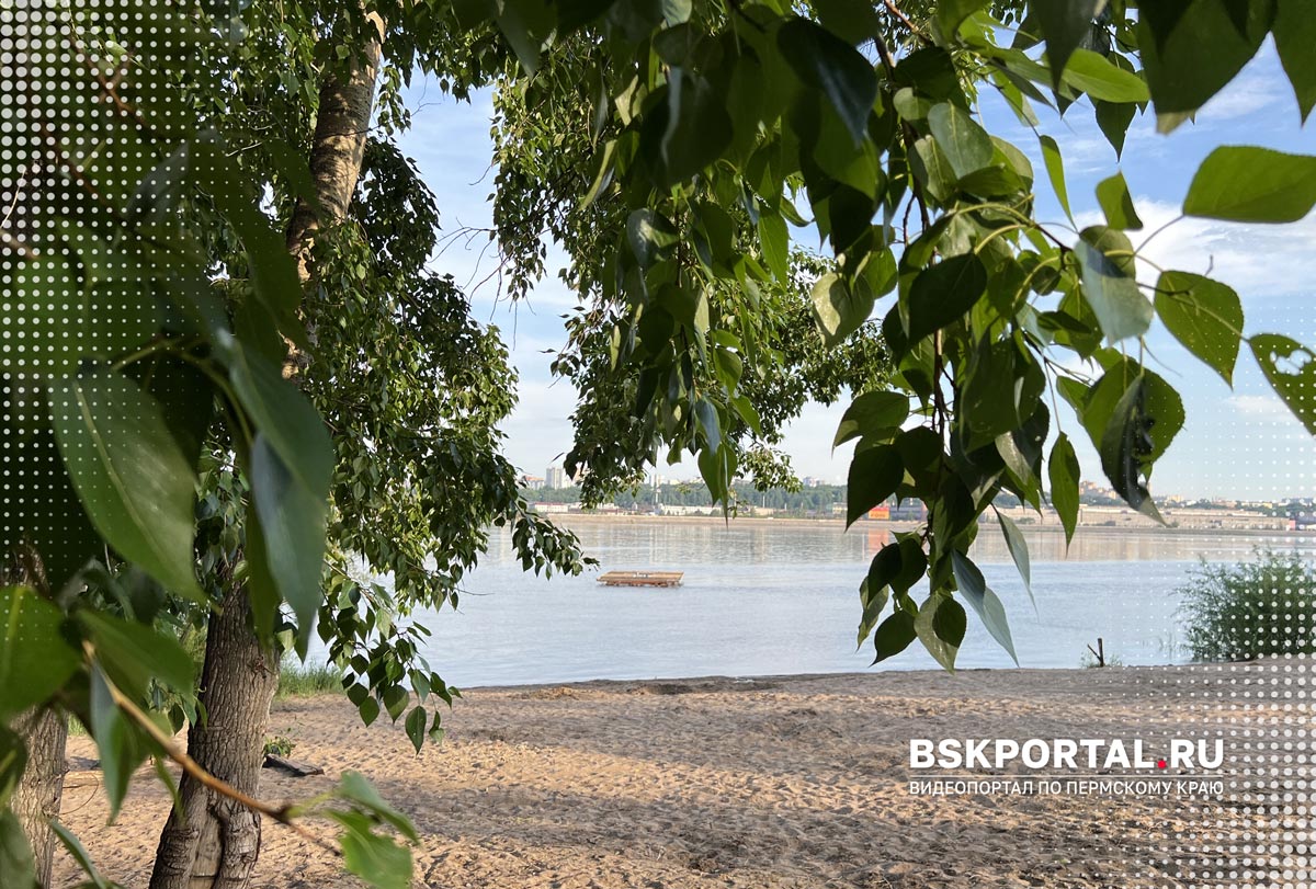 Песчаный пляж на Каме в Перми