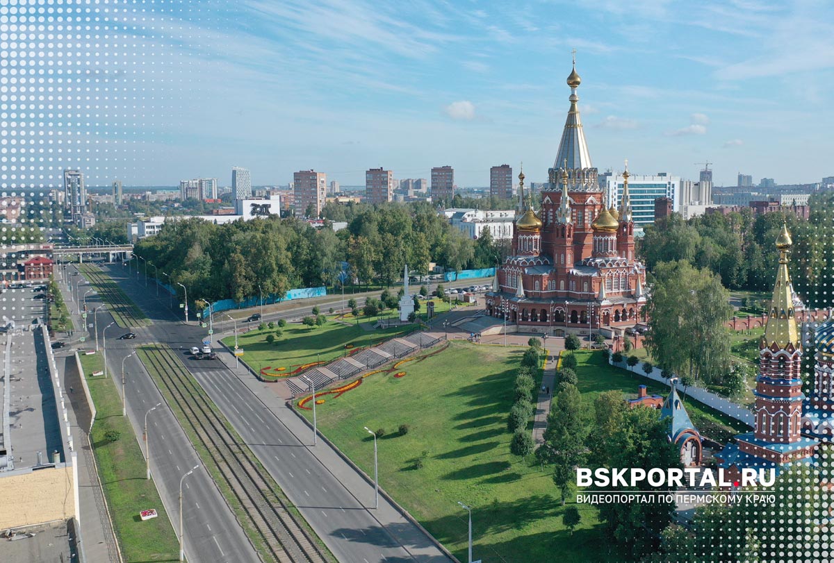 Михаило-Архангельский собор в Ижевске с высоты