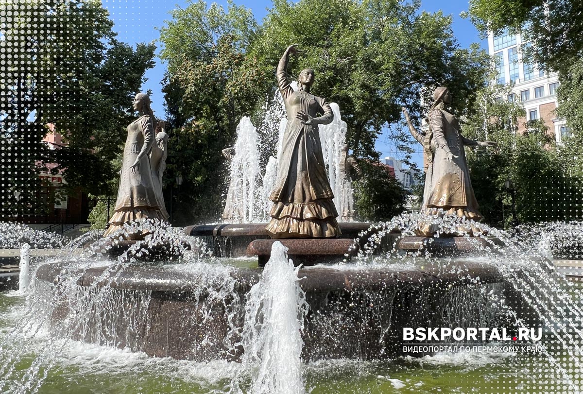 Фонтан «Семь девушек» в Театральном сквере Уфы