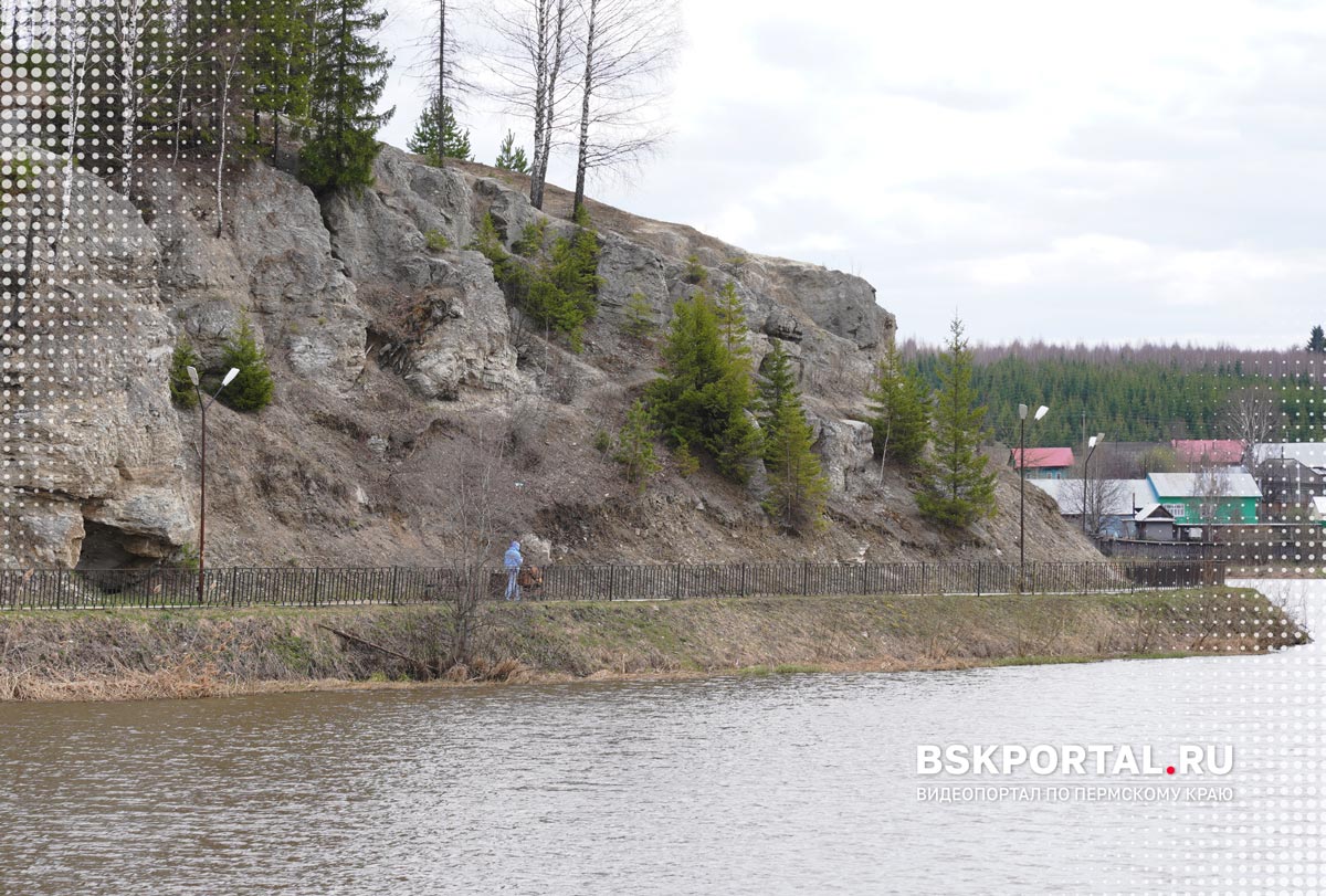 Село Уинское набережная пруд