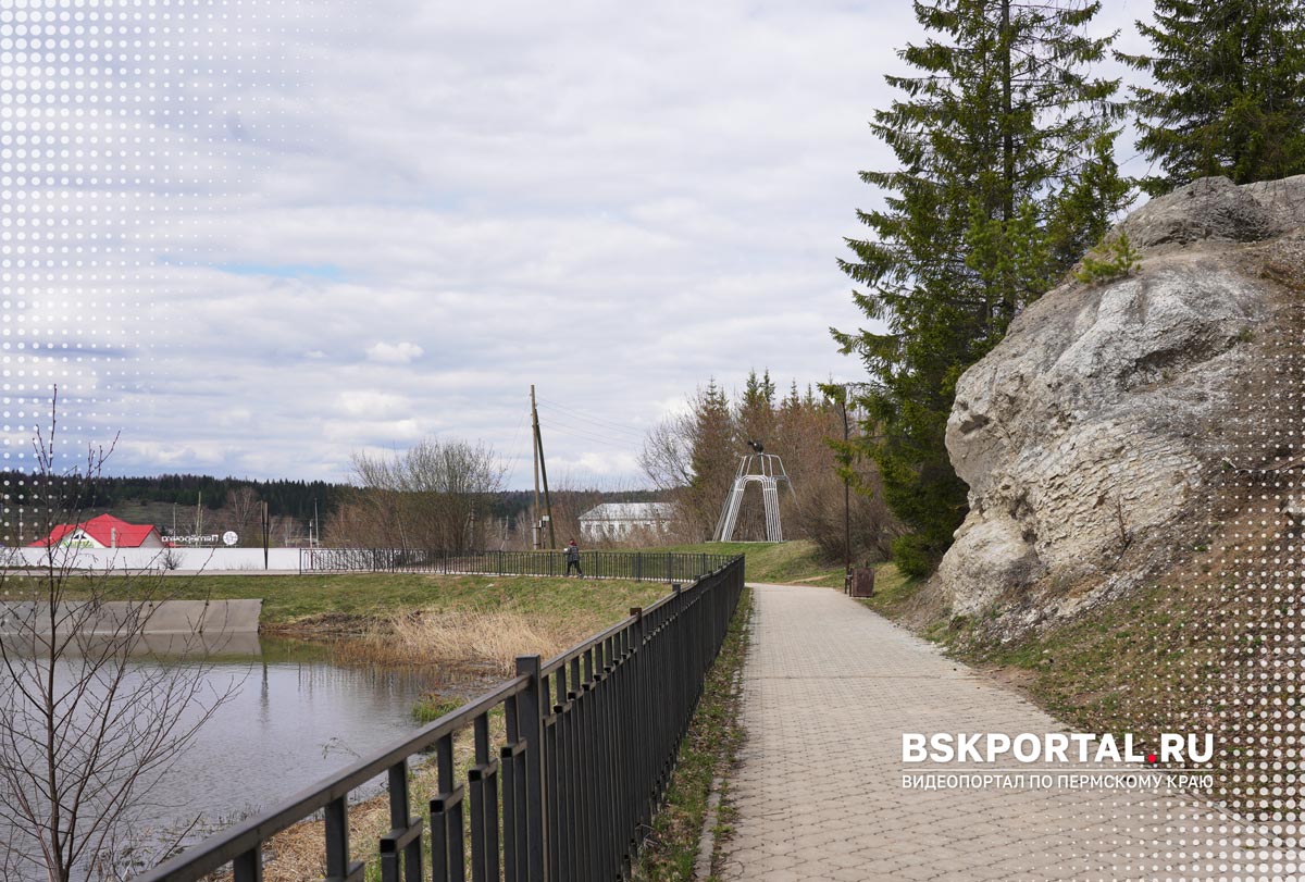 Село Уинское набережная пруд