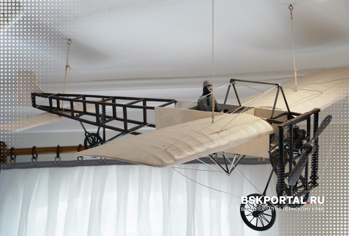 модель аэроплана в доме-музее Каменского село Троица Пермский край