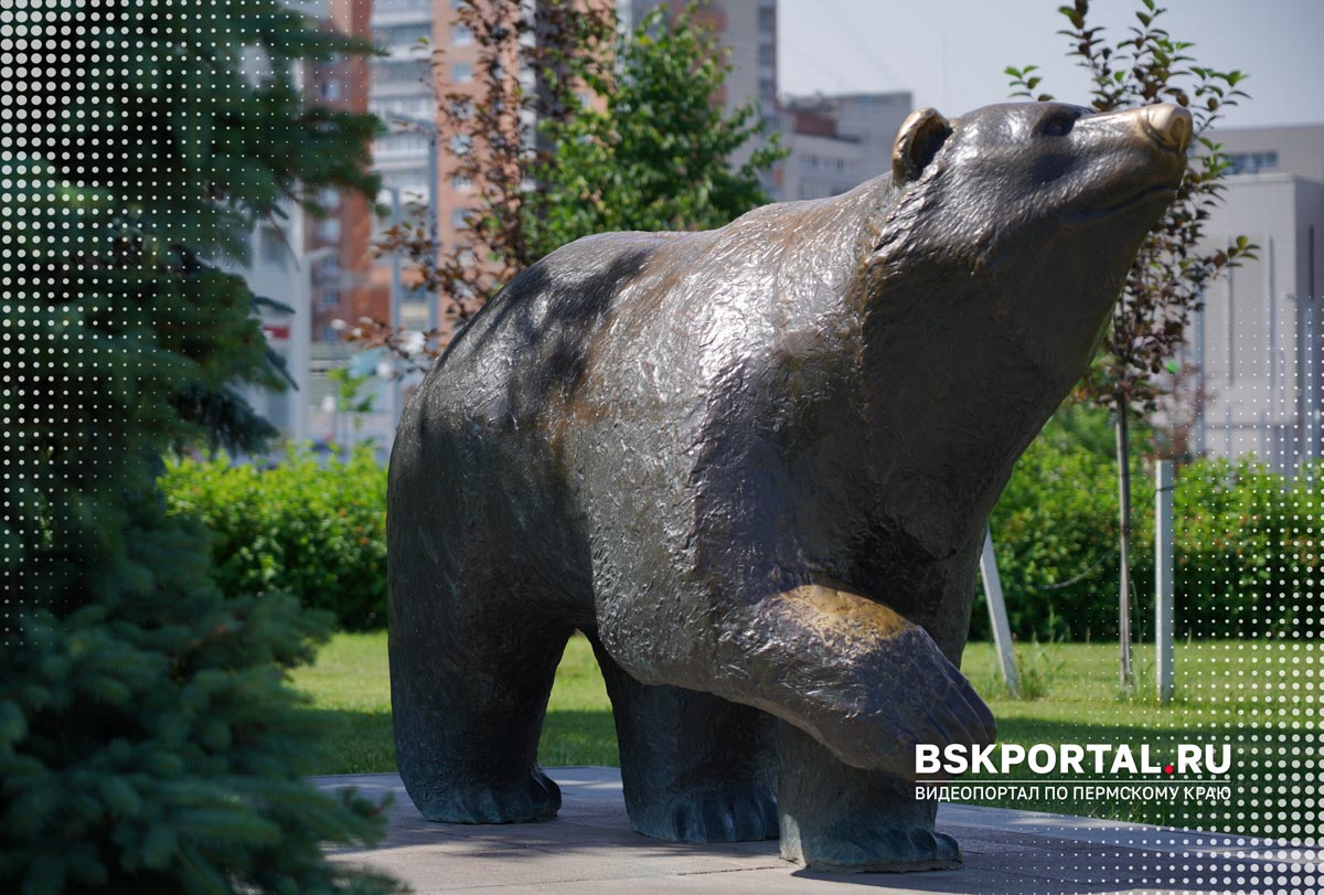 Пермский медведь скульптура в Перми