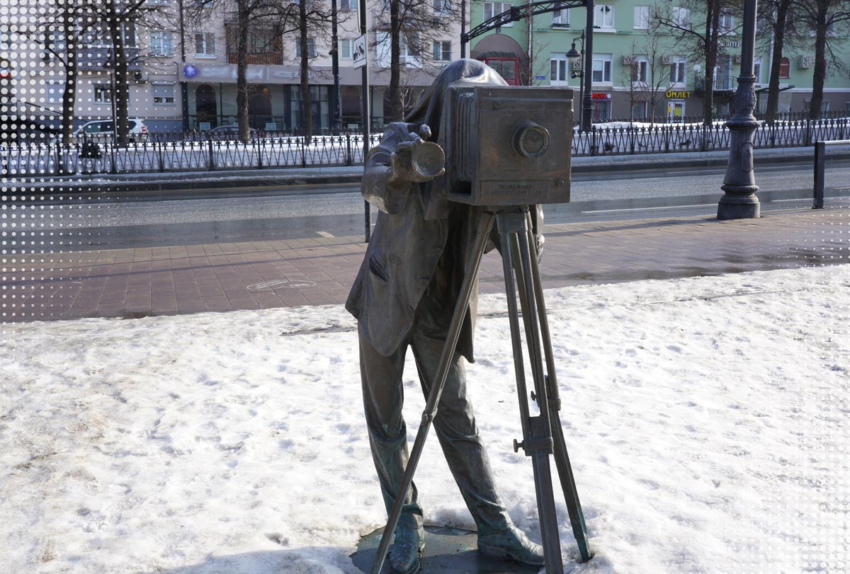 Памятник Пермяк солёные уши Пермь фото зимой