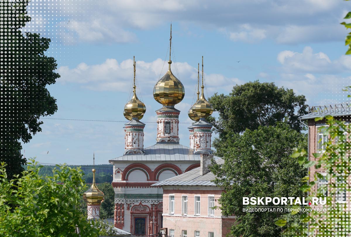 Богоявленская церковь в Соликамске купола авторское фото BSKPORTAL.RU
